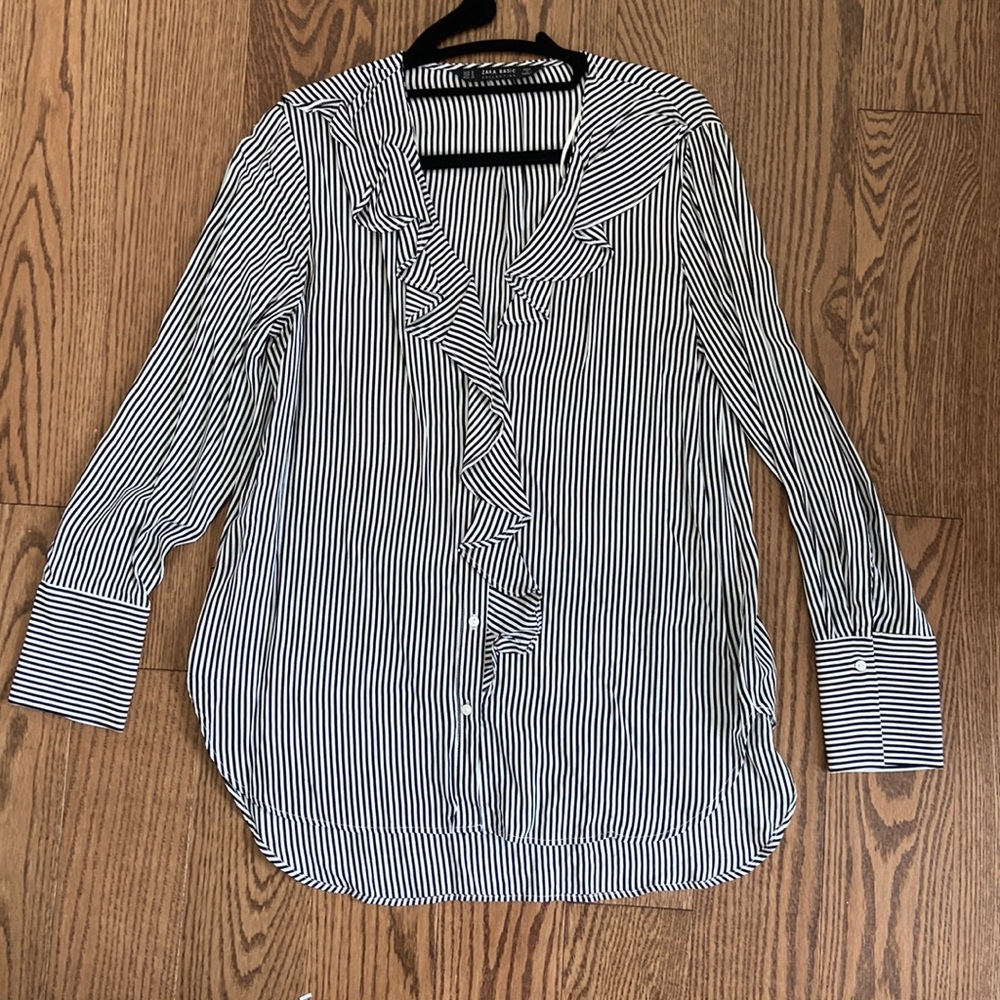 NWOT Zara black/white striped blouse sz S